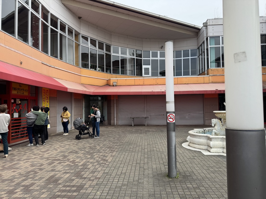 閉まった店舗3